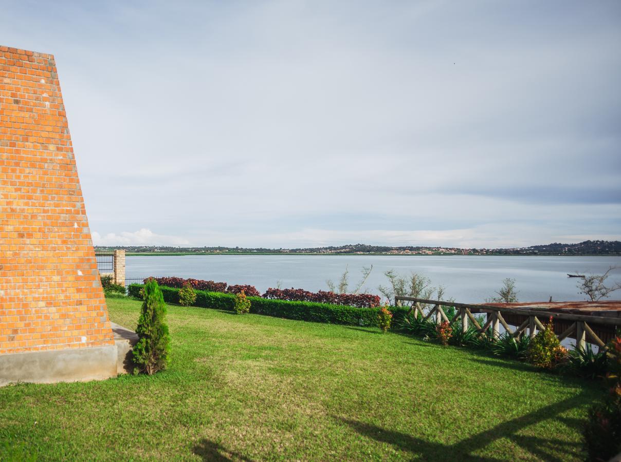 Buvi Lodge Limited Entebbe Eksteriør billede